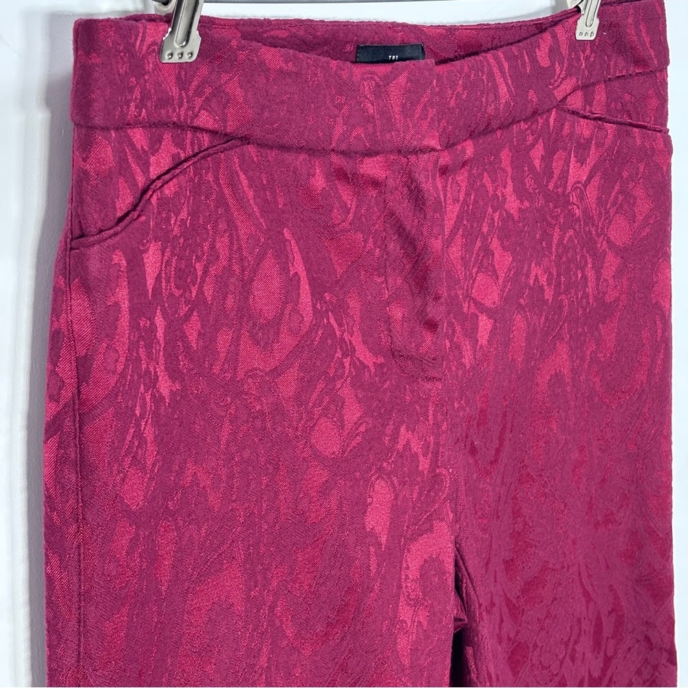 White House Black Market Cranberry Cropped Pants